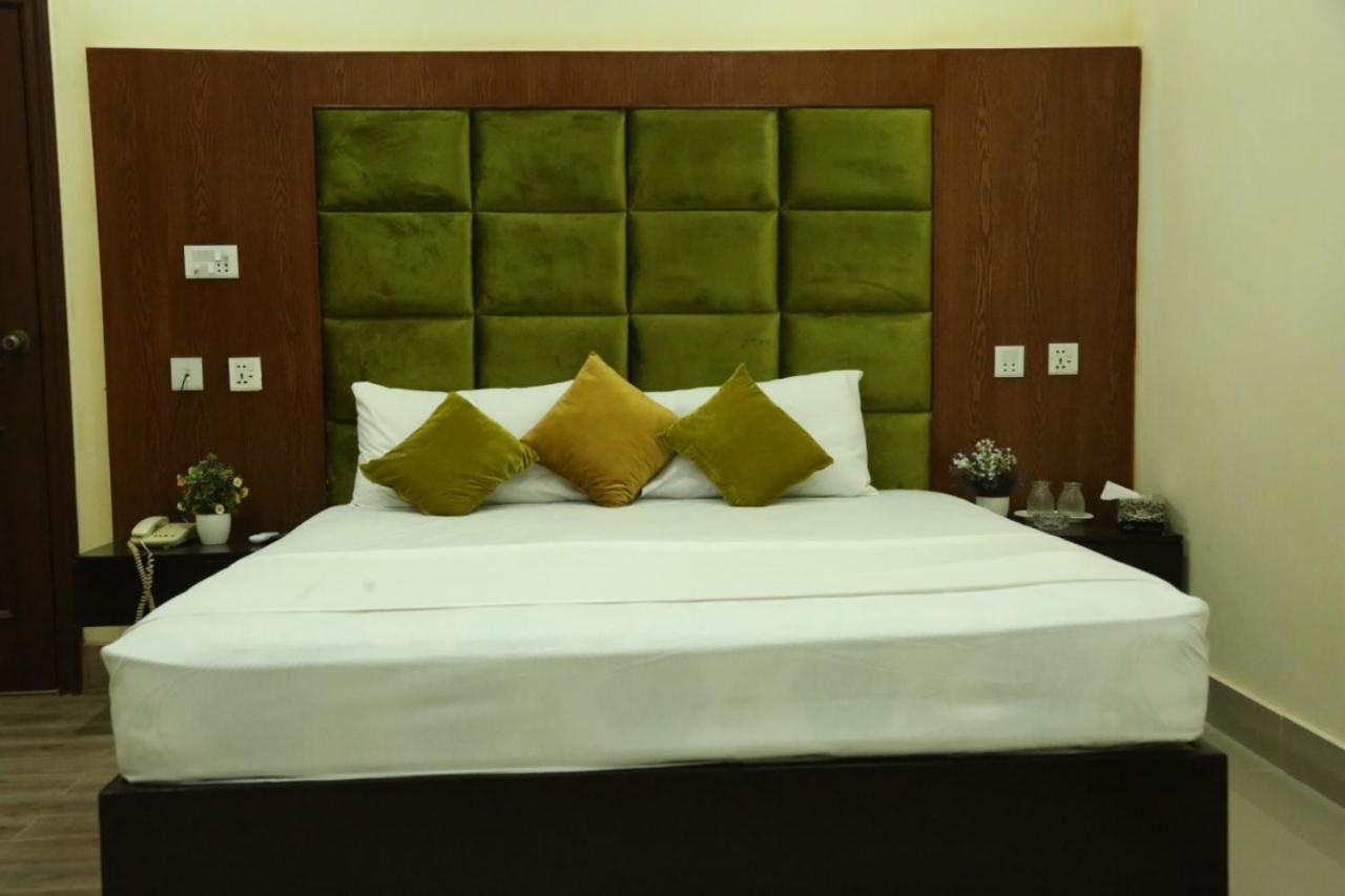 Hotel Pak Continental Мултан Екстер'єр фото